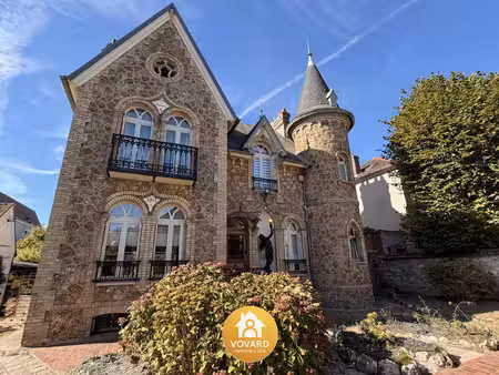 demeure meulière avec tour et studio