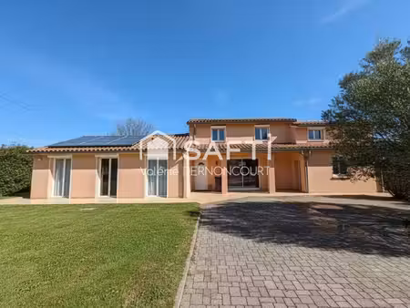 villa familiale avec piscine au cœur de labastide-clermont