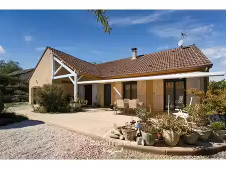 maison de plain-pied  3 chambres  au calme  jardin aménagé - proche de louhans (71)