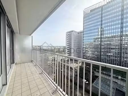 studio meublé avec garage  terrasse et ascenseur