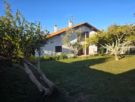 maison familiale avec jardin  garage double