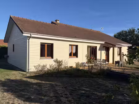 plain-pied  beaux volumes et calme au bout d'une impasse !