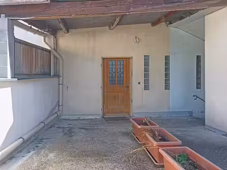 à louer – appartement t4 de 107 m² avec terrasse – bollène