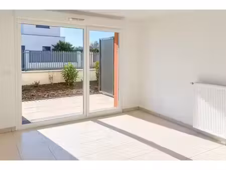 t2 avec jardin et parking à toulouse