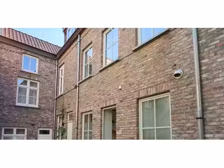 maison à louer à gent pour € 1.100 avec 1 chambre à coucher