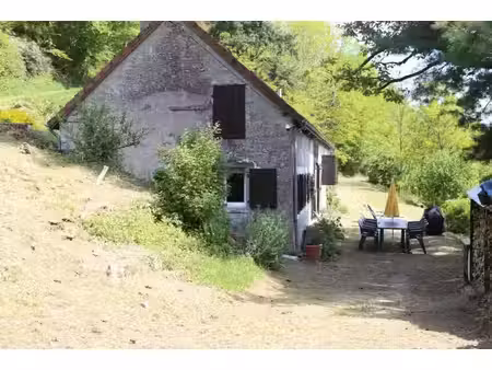 propriété avec vue dégagée isolée au milieu de ses bois