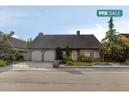 instapklare villa te koop op een rustige ligging in harelbeke!