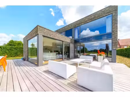 unieke architecturale villa in oostrozebeke