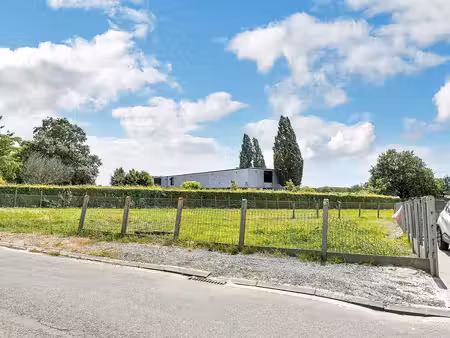 landelijke bouwgrond voor halfopen bebouwing op 10a 74ca