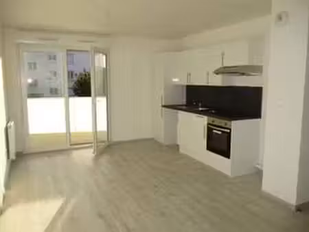 location appartement 3 pièces à caen (14000) : à louer 3 pièces / 61m² caen