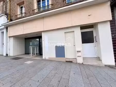 location bureaux et commerces à flers (61100) : à louer / 250m² flers