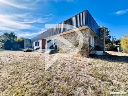 maison 12 pièces 221 m²