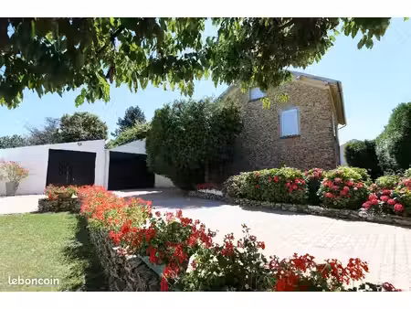 maison 8 pièces 172 m²