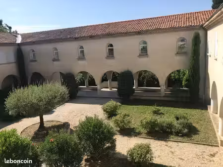 t2 meublé 45 m² – montélimar est – ancien cloître – entrée indépendante