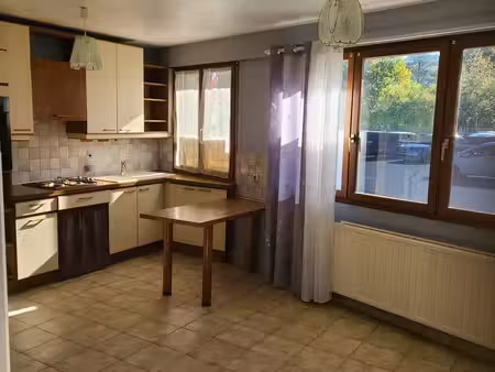 appartement à louer 85 mètres carrés rdc