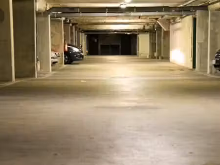 place parking en sous-sol