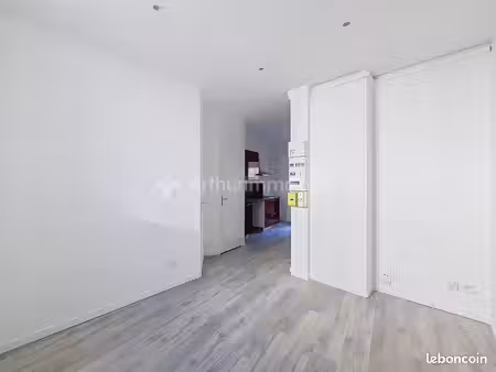 studio 1 pièce 20 m²