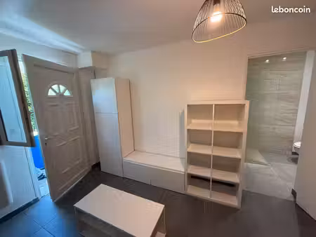 très beau studio meublé de 20m2 à louer à epone-elisabethville (78680)