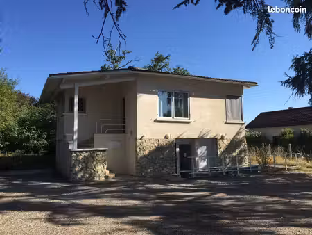 studio meublé près tram b  fac  hopitaux  europarc