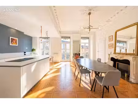 appartement 4 pièces 150 m²