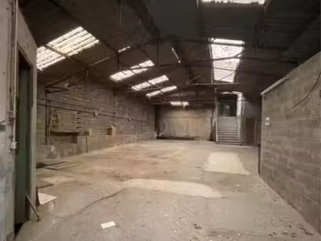 hangar 280 m2