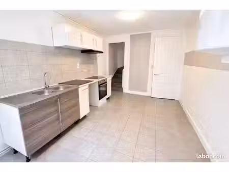 maison de ville 85 m2( 3 chambres )