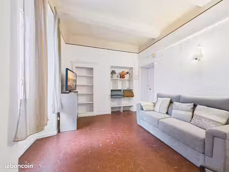 studio 1 pièce 33 m²