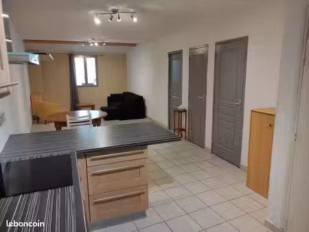 location t2 à besse sur issole