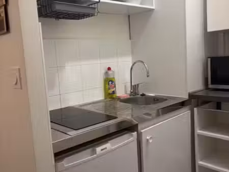 location studio meublé