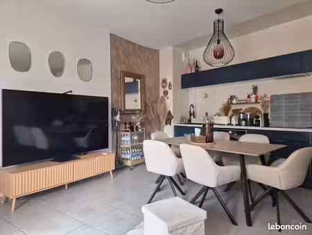 mionnay t2 de 49 40 m² avec balcon et double stationnement en sous-sol