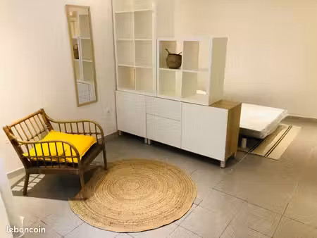 studio quartier ecusson à louer