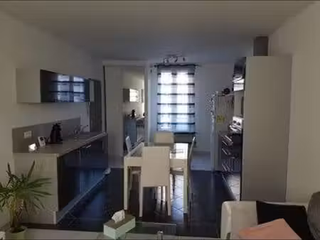 appartement 3 pièces 60m2 rdc