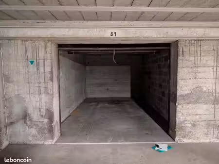 garage fermé sécurisé