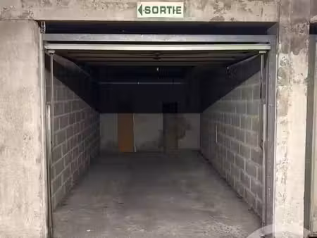 garage/box 12 m² toulon