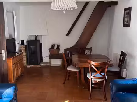 maison meublée ancienne avec 2 chambres au plateau de st rambert