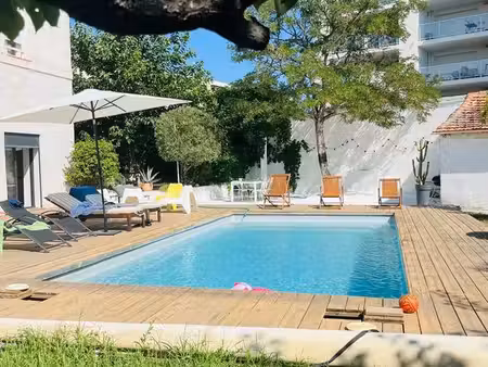 maison meublée dans le 8e avec piscine et jardin  courts séjours