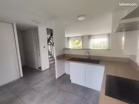 maison neuve - très calme - proche toutes commodités