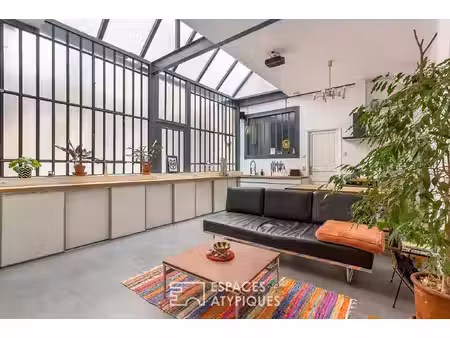 l'esprit loft avec terrasse au calme d'une cour intérieure