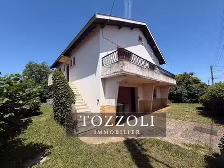 maison à decines charpieu - 5 pièces  85.6m²