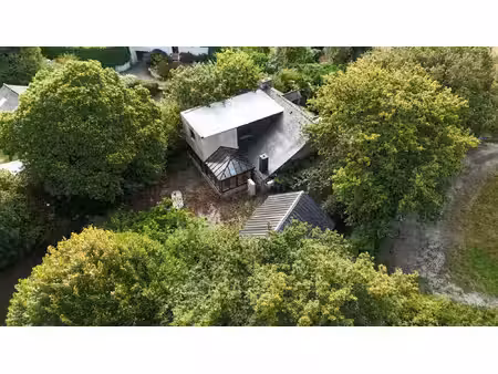 maison en pierre avec garage