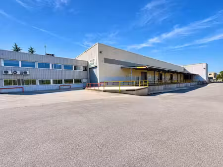 vente local industriel 2940 m² vitrolles (13127)