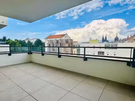 location appartement 3 pièces 77 m² à clermont-ferrand (63000)