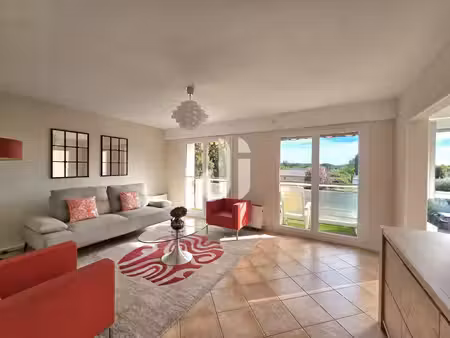 location appartement 5 pièces 98 m² à gradignan (33170)