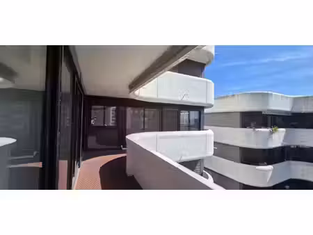 appartement t4 de 104 m2 avec balcon de 15 m2 bordeaux mér