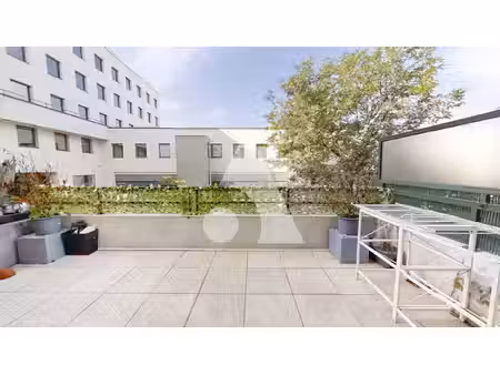 appartement trois pièces meublé avec terrasse à colombes - 66.66 m2