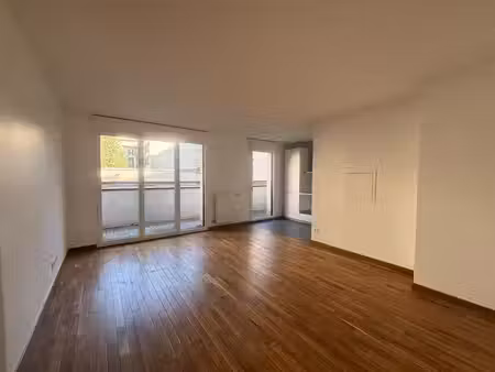 beau t2 de 48m² renove - secteur victor hugo