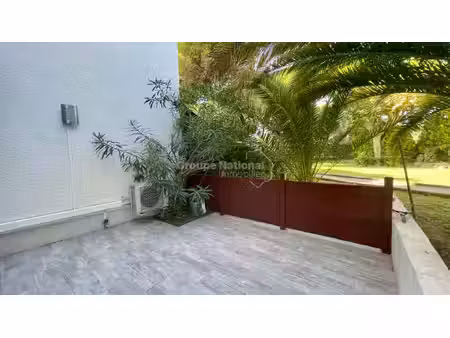 grand studio de 30 m² et son parking privé