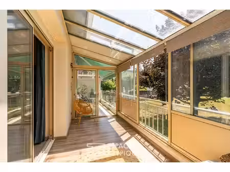 appartement avec terrasse et garage à 2 pas de la gare