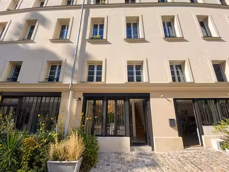 métro goncourt  bureaux en duplex plein de charme