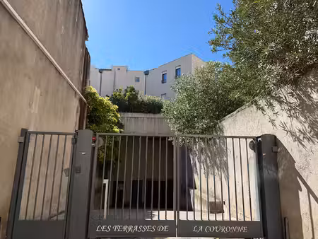 nimes centre - garage fermé 32m² en sous sol dans résidence sécurisée
